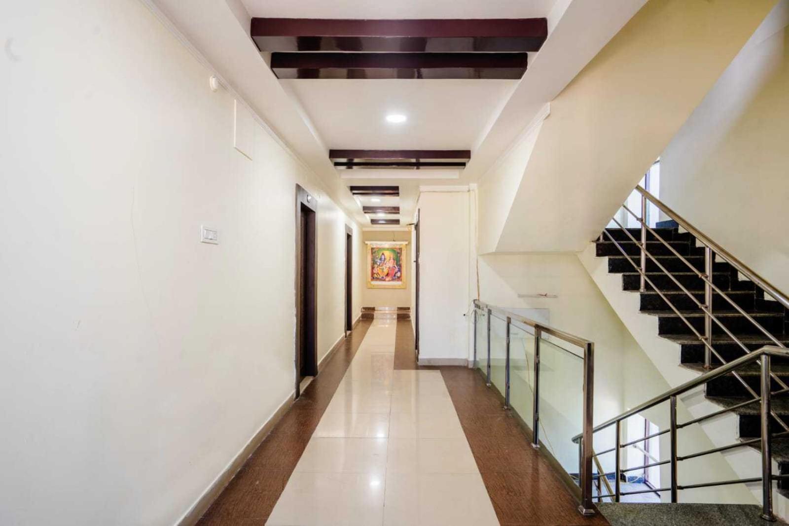 Oyo Surya Teja Residency Hotel Khammam Exterior photo